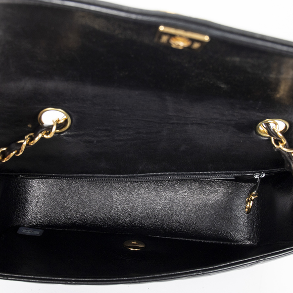 Chanel Diana Flap - Picture 7 of 8